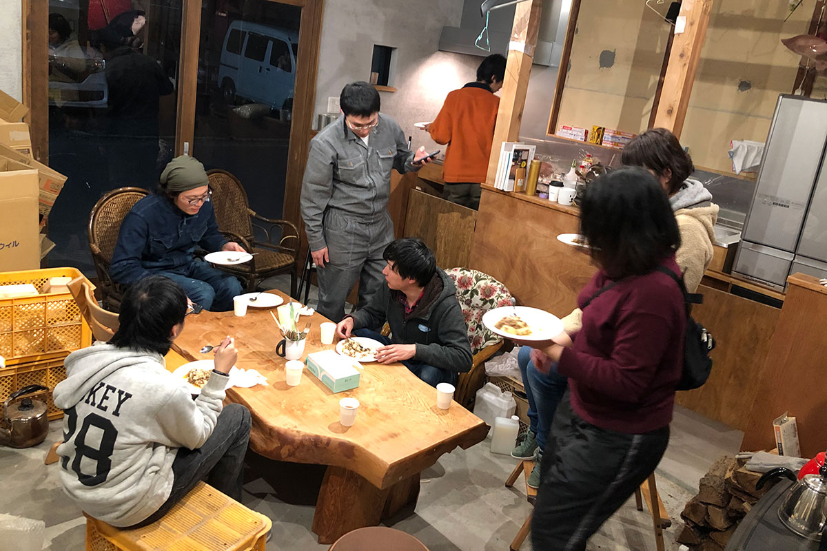若者支援シェアハウス「人おこし」|合宿夕食