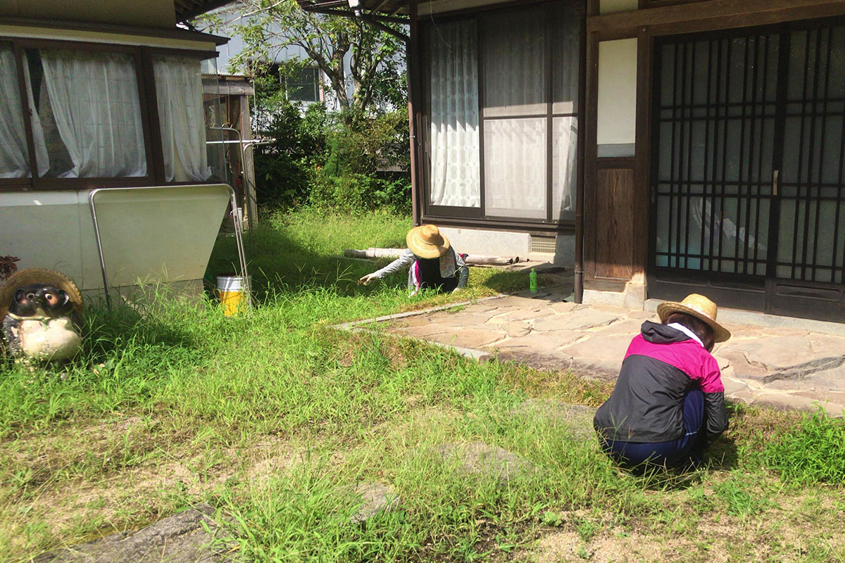 若者支援シェアハウス「人おこし」|ご近所草抜き